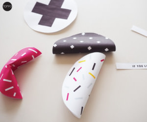 DIY Paper Fortune Cookie with Free Printable | TOMFO